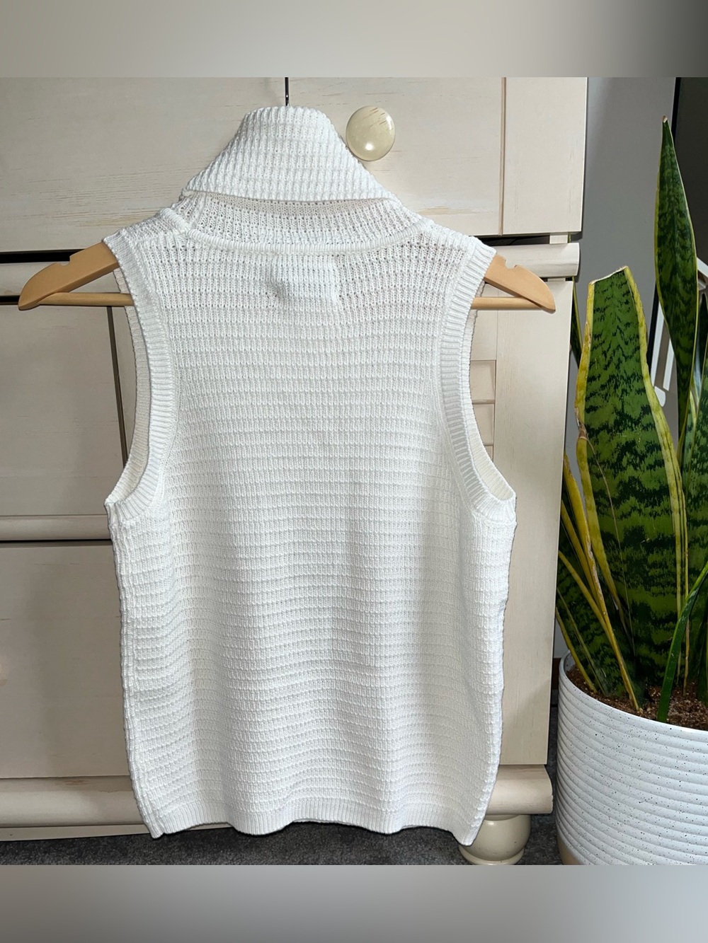 NWT Stitches & Stripes
Sleeveless Cowl Neck Sweater
Vest L - Picture 2 of 2
